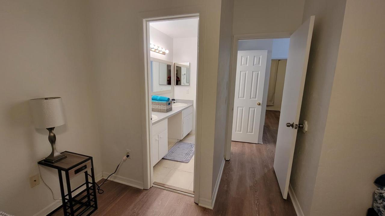 Beautiful Townhouse 2 Bedrooms 1 And A Half Bathrooms Next To Butler Plaza 1 Mile To Uf Gainesville Esterno foto